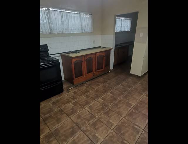 2 bed property to rent in SELCOURT